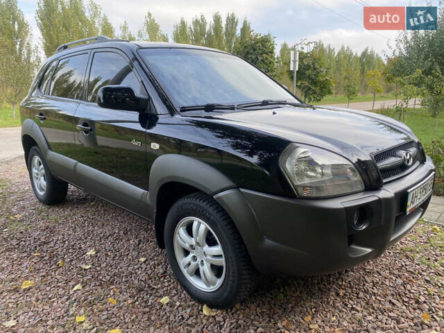 Чорний Хендай Туксон, об'ємом двигуна 2 л та пробігом 160 тис. км за 8800 $, фото 1 на Automoto.ua