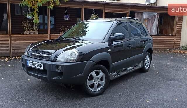 Хендай Туксон 2008 у Харкові на Automoto.ua Чорний Хендай Туксон, об'ємом двигуна 1.99 л та пробігом 188 тис. км за 8800 $, фото 1 на Automoto.ua