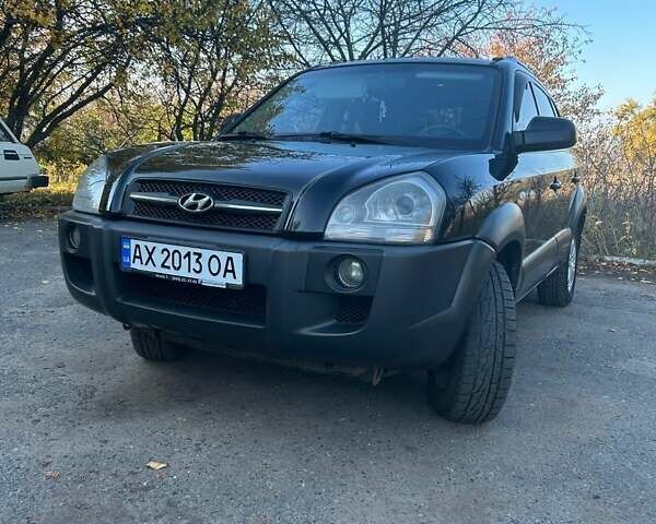 Хендай Туксон 2008 в Богодухове на Automoto.ua Черный Хендай Туксон, объемом двигателя 1.98 л и пробегом 268 тыс. км за 8500 $, фото 1 на Automoto.ua