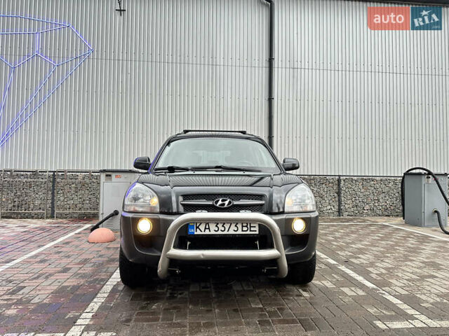 Чорний Хендай Туксон, об'ємом двигуна 2.66 л та пробігом 395 тис. км за 9950 $, фото 1 на Automoto.ua