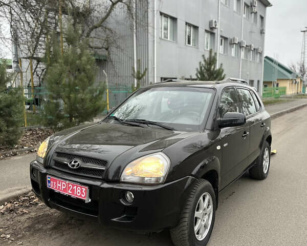 Черный Хендай Туксон, объемом двигателя 2 л и пробегом 136 тыс. км за 8500 $, фото 1 на Automoto.ua