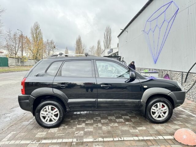 Чорний Хендай Туксон, об'ємом двигуна 2.7 л та пробігом 294 тис. км за 9950 $, фото 1 на Automoto.ua