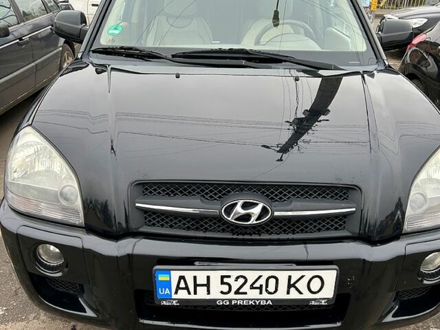 Чорний Хендай Туксон, об'ємом двигуна 2 л та пробігом 260 тис. км за 7700 $, фото 1 на Automoto.ua