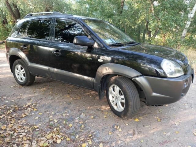 Чорний Хендай Туксон, об'ємом двигуна 2 л та пробігом 270 тис. км за 8000 $, фото 1 на Automoto.ua