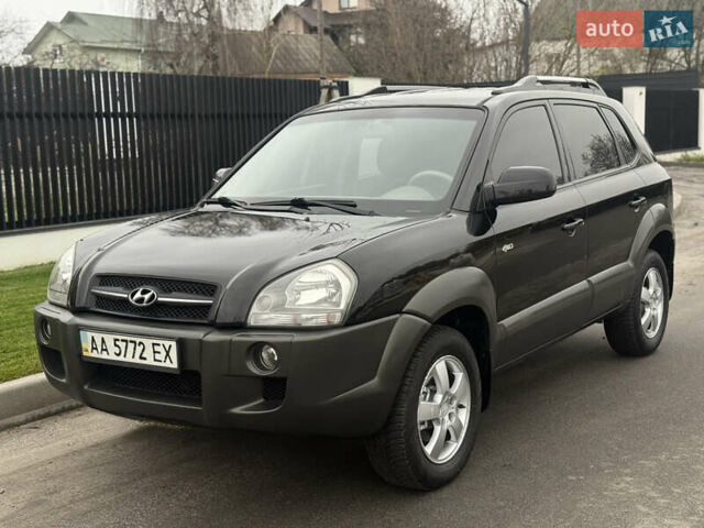Чорний Хендай Туксон, об'ємом двигуна 2 л та пробігом 107 тис. км за 8500 $, фото 1 на Automoto.ua