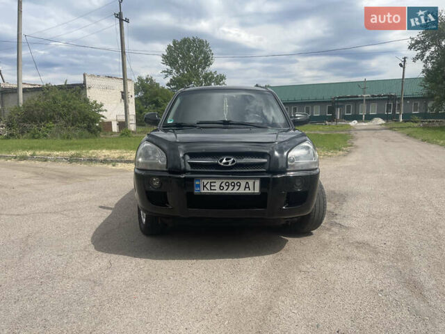 Чорний Хендай Туксон, об'ємом двигуна 2 л та пробігом 280 тис. км за 9500 $, фото 1 на Automoto.ua