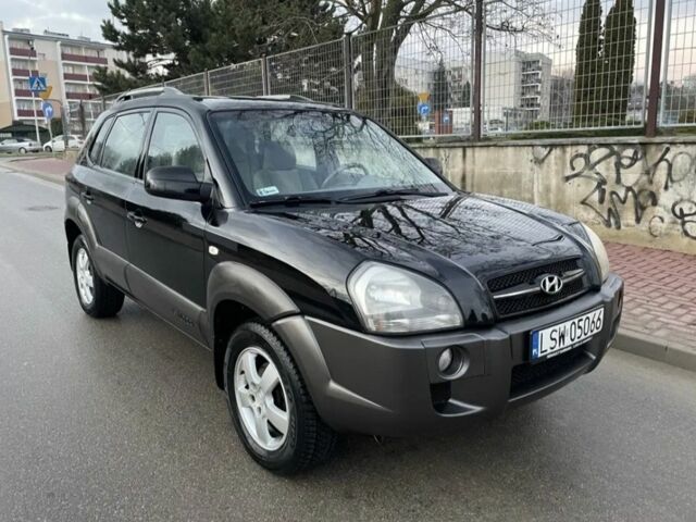 Чорний Хендай Туксон, об'ємом двигуна 2 л та пробігом 235 тис. км за 3000 $, фото 1 на Automoto.ua