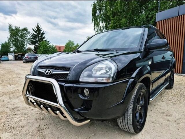 Черный Хендай Туксон, объемом двигателя 0 л и пробегом 240 тыс. км за 2700 $, фото 1 на Automoto.ua