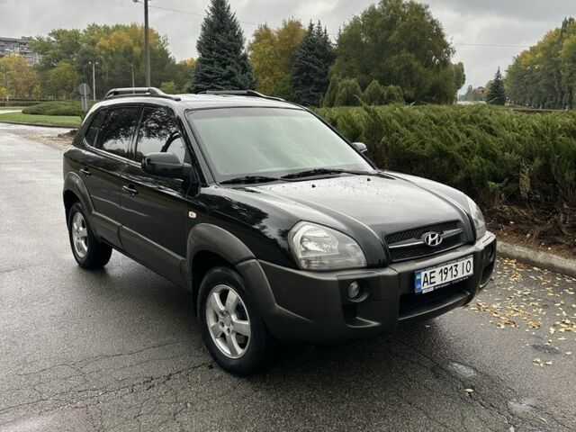 Чорний Хендай Туксон, об'ємом двигуна 2 л та пробігом 168 тис. км за 8200 $, фото 1 на Automoto.ua