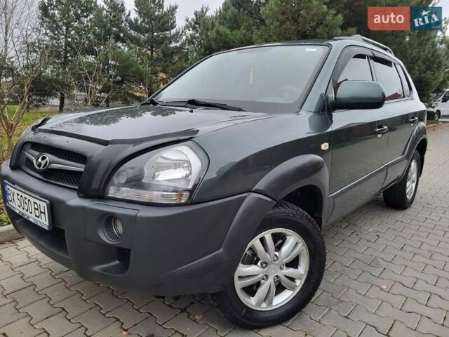 Чорний Хендай Туксон, об'ємом двигуна 1.98 л та пробігом 160 тис. км за 10300 $, фото 1 на Automoto.ua