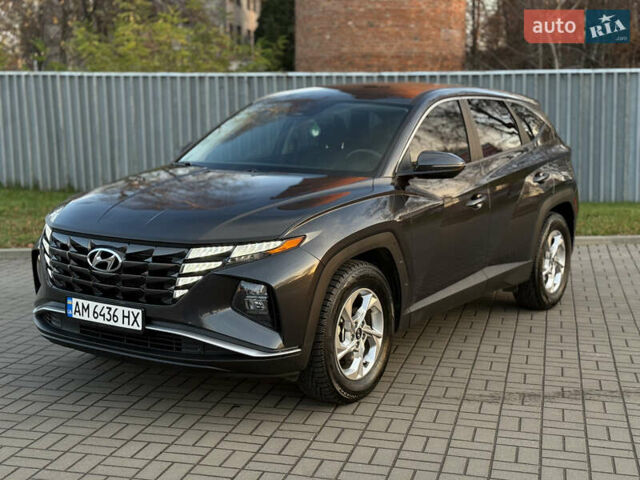 Черный Хендай Туксон, объемом двигателя 2.5 л и пробегом 74 тыс. км за 21500 $, фото 1 на Automoto.ua