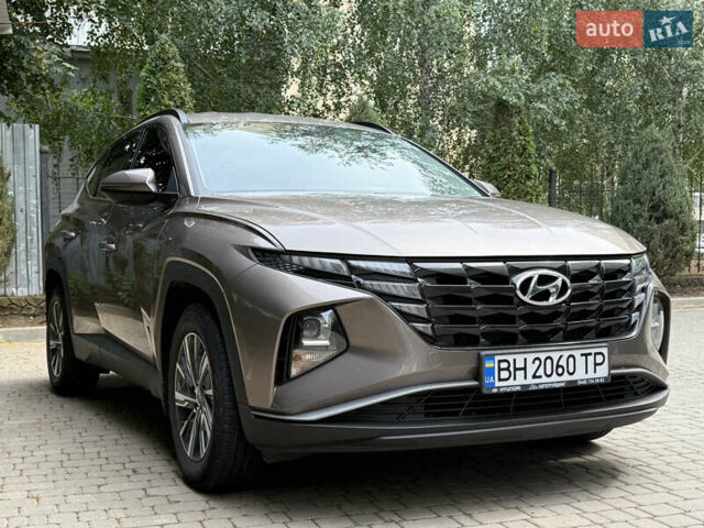 Коричневый Хендай Туксон, объемом двигателя 1.6 л и пробегом 80 тыс. км за 28300 $, фото 1 на Automoto.ua