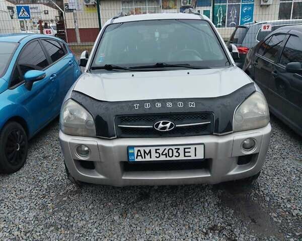 Хендай Туксон, объемом двигателя 2 л и пробегом 350 тыс. км за 8000 $, фото 1 на Automoto.ua