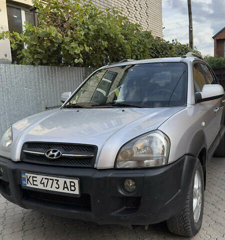 Хендай Туксон, объемом двигателя 2 л и пробегом 208 тыс. км за 6700 $, фото 1 на Automoto.ua