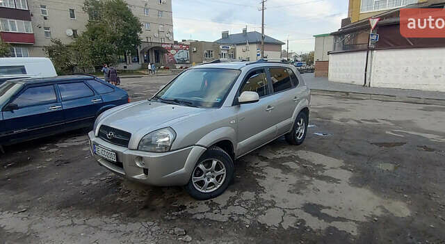 Хендай Туксон, об'ємом двигуна 2 л та пробігом 252 тис. км за 4300 $, фото 1 на Automoto.ua