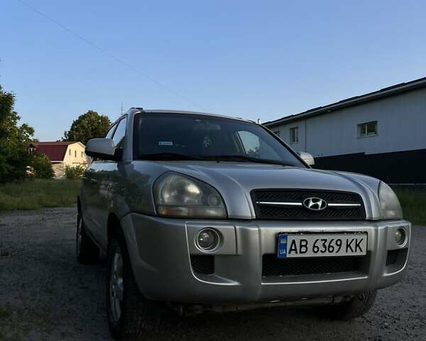 Хендай Туксон, объемом двигателя 2 л и пробегом 280 тыс. км за 7300 $, фото 1 на Automoto.ua