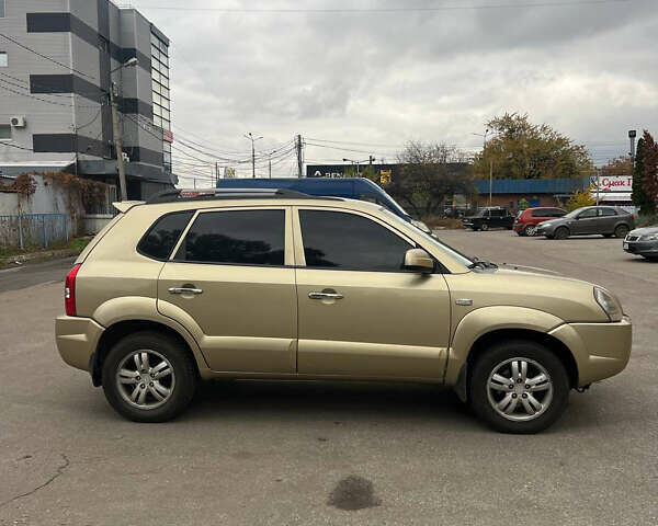 Хендай Туксон, об'ємом двигуна 1.98 л та пробігом 200 тис. км за 6700 $, фото 1 на Automoto.ua