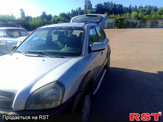 Хендай Туксон, объемом двигателя 2 л и пробегом 270 тыс. км за 4760 $, фото 1 на Automoto.ua