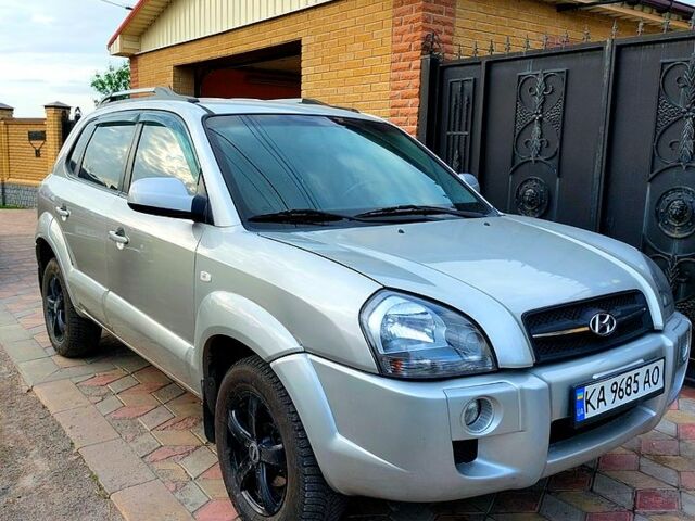 Хендай Туксон, объемом двигателя 2 л и пробегом 235 тыс. км за 7700 $, фото 1 на Automoto.ua