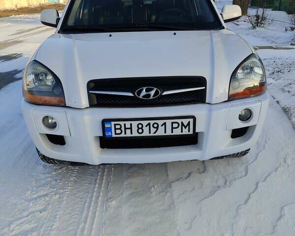 Хендай Туксон, объемом двигателя 1.98 л и пробегом 180 тыс. км за 8200 $, фото 1 на Automoto.ua
