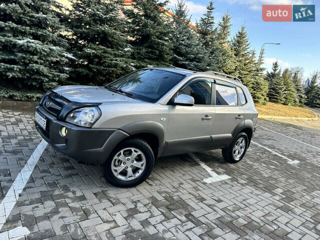 Хендай Туксон, объемом двигателя 2 л и пробегом 172 тыс. км за 8400 $, фото 1 на Automoto.ua