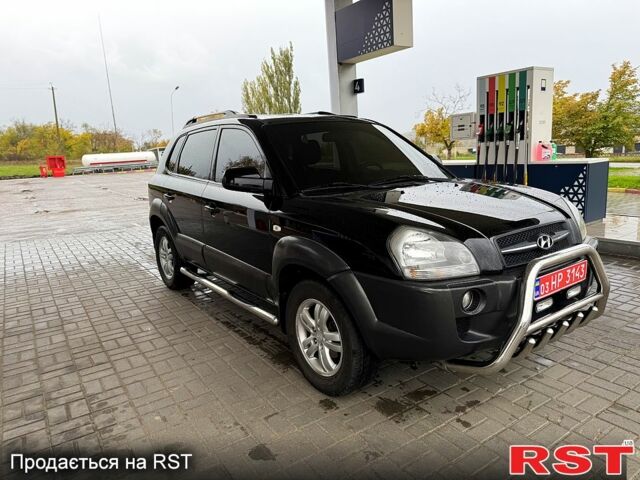 Хендай Туксон 2008 в Вознесенске на Automoto.ua Хендай Туксон, объемом двигателя 2 л и пробегом 257 тыс. км за 7800 $, фото 1 на Automoto.ua