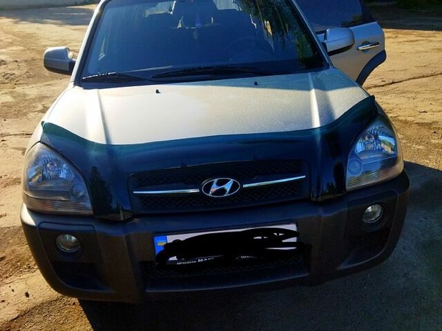 Хендай Туксон, об'ємом двигуна 2 л та пробігом 178 тис. км за 9000 $, фото 1 на Automoto.ua