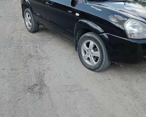 Хендай Туксон, объемом двигателя 1.99 л и пробегом 240 тыс. км за 8600 $, фото 1 на Automoto.ua