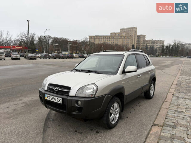 Хендай Туксон, объемом двигателя 2.66 л и пробегом 259 тыс. км за 9200 $, фото 1 на Automoto.ua