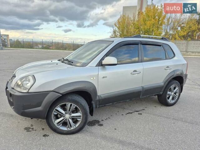 Хендай Туксон, объемом двигателя 1.98 л и пробегом 230 тыс. км за 9100 $, фото 1 на Automoto.ua