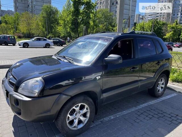 Хендай Туксон, об'ємом двигуна 2 л та пробігом 207 тис. км за 8800 $, фото 1 на Automoto.ua