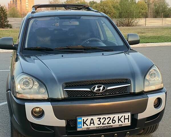 Хендай Туксон, об'ємом двигуна 2 л та пробігом 246 тис. км за 12500 $, фото 1 на Automoto.ua