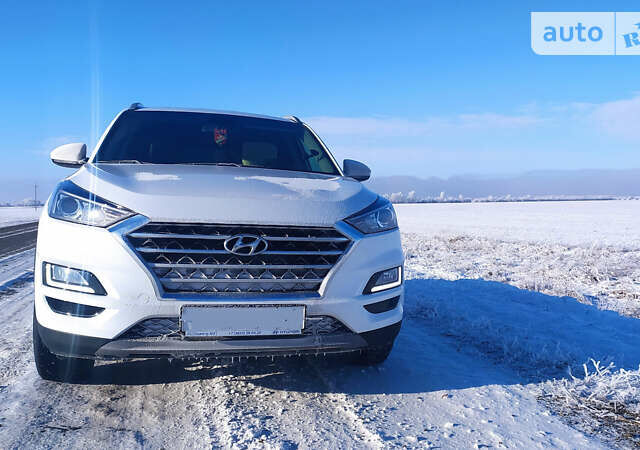 Хендай Туксон, объемом двигателя 2.4 л и пробегом 150 тыс. км за 18900 $, фото 1 на Automoto.ua