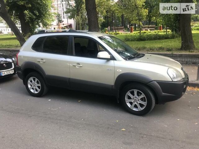 Хендай Туксон, объемом двигателя 2 л и пробегом 170 тыс. км за 8200 $, фото 1 на Automoto.ua