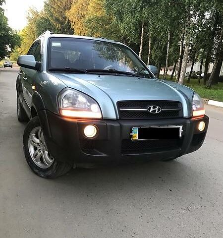 Хендай Туксон, об'ємом двигуна 2 л та пробігом 194 тис. км за 9300 $, фото 1 на Automoto.ua