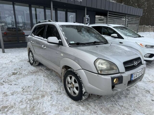 Сірий Хендай Туксон, об'ємом двигуна 2 л та пробігом 234 тис. км за 3400 $, фото 1 на Automoto.ua