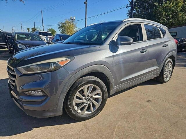 Серый Хендай Туксон, объемом двигателя 0 л и пробегом 90 тыс. км за 5000 $, фото 1 на Automoto.ua