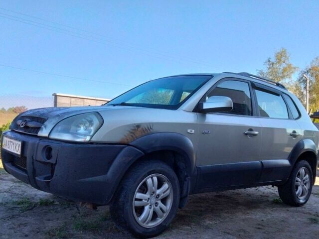 Сірий Хендай Туксон, об'ємом двигуна 2 л та пробігом 265 тис. км за 6500 $, фото 1 на Automoto.ua