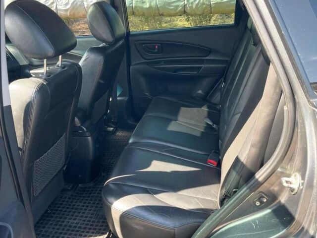 Серый Хендай Туксон, объемом двигателя 2.66 л и пробегом 0 тыс. км за 8500 $, фото 1 на Automoto.ua