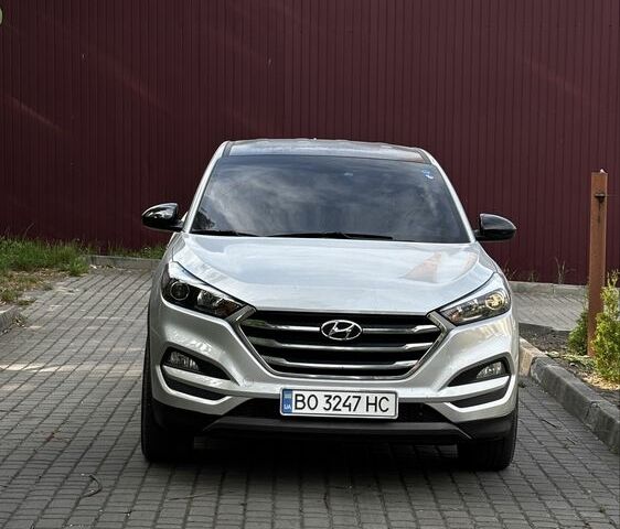 Сірий Хендай Туксон, об'ємом двигуна 1.7 л та пробігом 154 тис. км за 15641 $, фото 1 на Automoto.ua