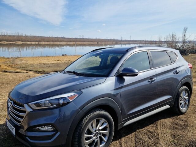Сірий Хендай Туксон, об'ємом двигуна 2 л та пробігом 95 тис. км за 18000 $, фото 1 на Automoto.ua