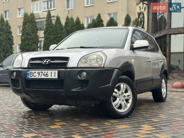 Сірий Хендай Туксон, об'ємом двигуна 1.99 л та пробігом 290 тис. км за 6450 $, фото 1 на Automoto.ua