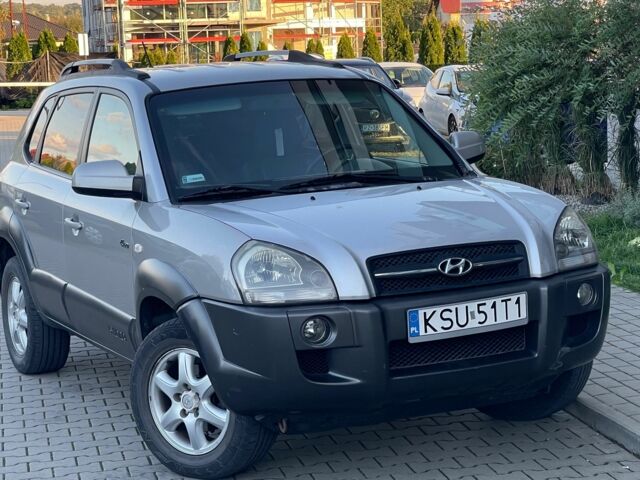 Серый Хендай Туксон, объемом двигателя 2 л и пробегом 192 тыс. км за 3479 $, фото 1 на Automoto.ua