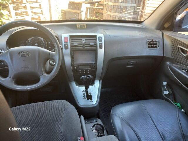 Хендай Туксон 2006 в Первомайск на Automoto.ua Серый Хендай Туксон, объемом двигателя 2 л и пробегом 234 тыс. км за 8500 $, фото 1 на Automoto.ua