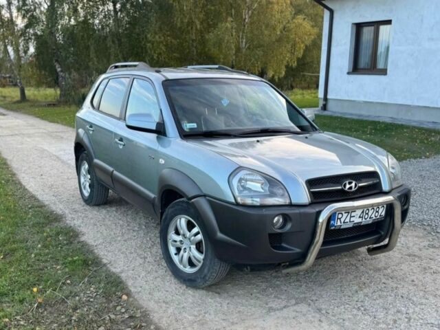 Хендай Туксон 2006 у Фастове на Automoto.ua Сірий Хендай Туксон, об'ємом двигуна 1.9 л та пробігом 311 тис. км за 2000 $, фото 1 на Automoto.ua