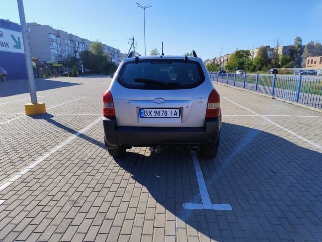 Сірий Хендай Туксон, об'ємом двигуна 2 л та пробігом 304 тис. км за 7500 $, фото 1 на Automoto.ua