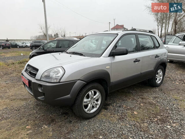 Сірий Хендай Туксон, об'ємом двигуна 2 л та пробігом 193 тис. км за 5999 $, фото 1 на Automoto.ua