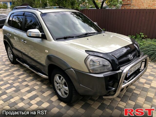 Сірий Хендай Туксон, об'ємом двигуна 2 л та пробігом 252 тис. км за 8300 $, фото 1 на Automoto.ua