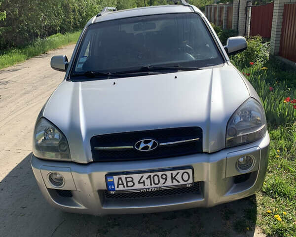 Хендай Туксон 2006 в Гайсине на Automoto.ua Серый Хендай Туксон, объемом двигателя 2 л и пробегом 195 тыс. км за 9200 $, фото 1 на Automoto.ua
