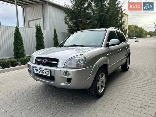 Сірий Хендай Туксон, об'ємом двигуна 1.98 л та пробігом 252 тис. км за 7200 $, фото 1 на Automoto.ua